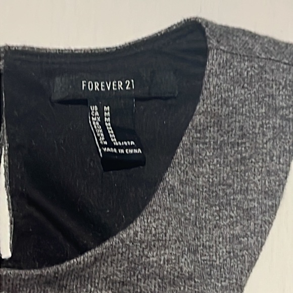 FOREVER 21 Heathers grey crop top - Picture 2 of 6